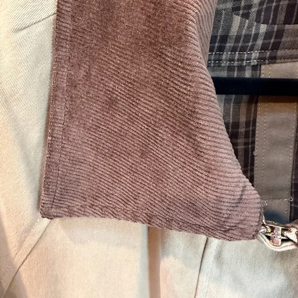 Tan Women's barn jacket with brown corduroy collar size M/US6 - Picture 9 of 12